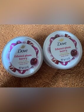 Dove Frosted Plum Berry Body Scrub – White & Purple